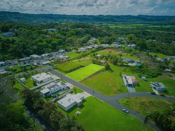 E-2 S CALLE REINA MORA, Toa Alta, PR 00953