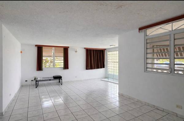 Calle 2 LAS VEGAS, Catano, PR 00962