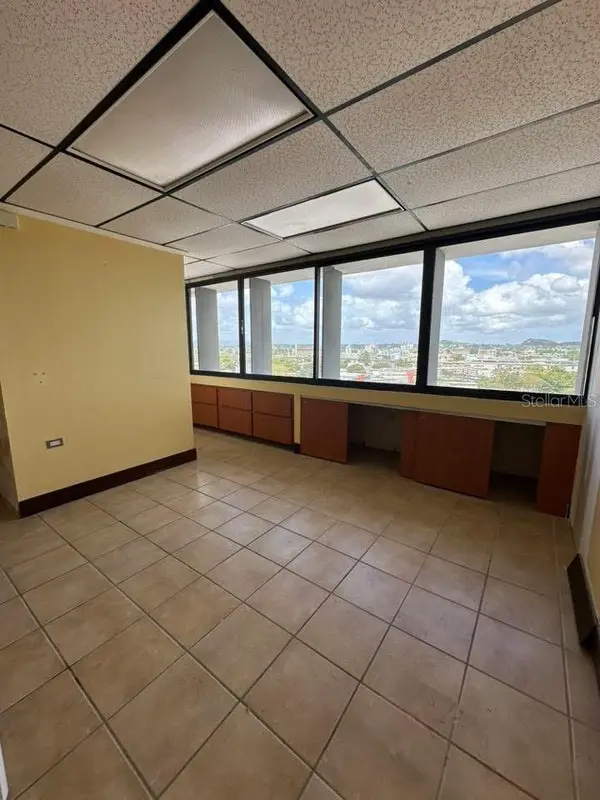 Cond Torre San Pablo SANTA CRUZ #805, Bayamon, PR 00961