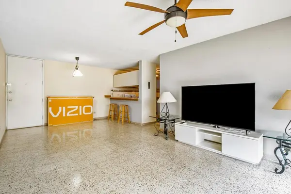 2 COND LAGUNA GARDENS II #9A, Carolina, PR 00979