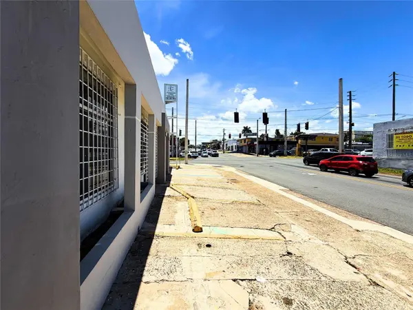 Z40 LAUREL AVE, Bayamon, PR 00959