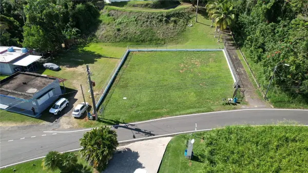 637ST BO MIRAFLORES #8-A, Arecibo, PR 00612