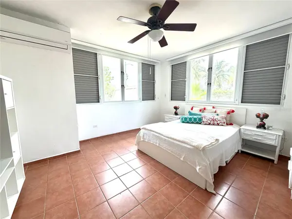 693 NORTH COAST VILLAGE #236, Vega Alta, PR 00692