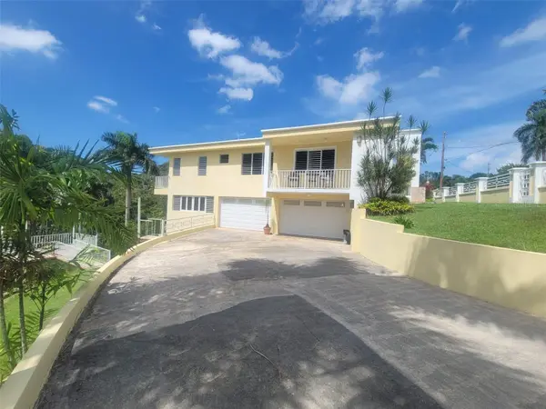 8C CLAVEL ST., Dorado, PR 00646