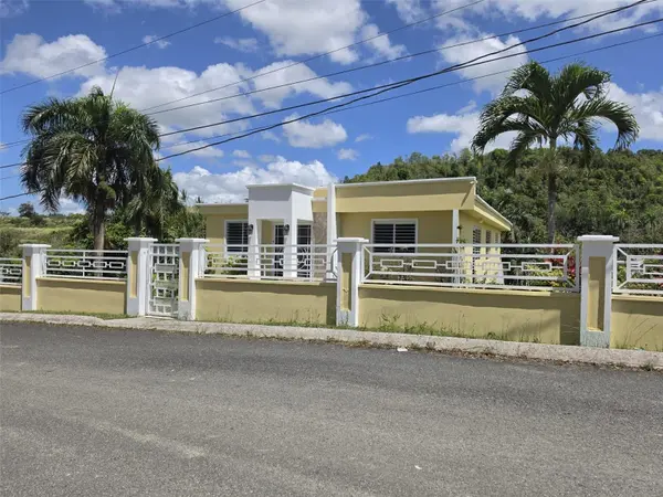 8C CLAVEL ST., Dorado, PR 00646