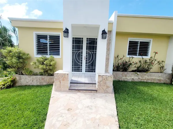 8C CLAVEL ST., Dorado, PR 00646