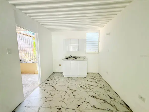 4 CALLE, Carolina, PR 00987