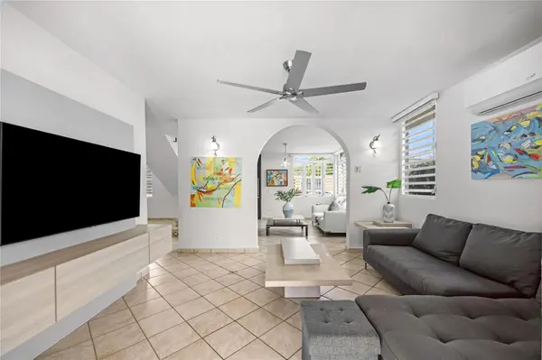 Calle 6 H17 TINTILLO GARDENS, Guaynabo, PR 00966