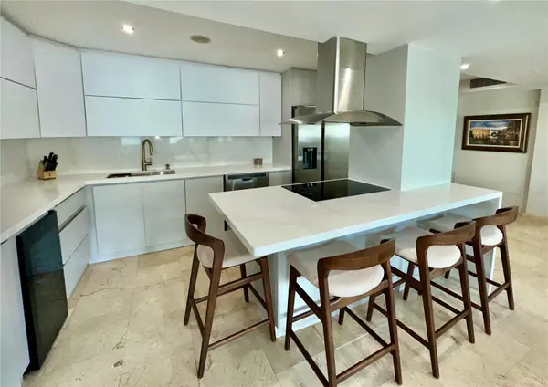 60 Caribe COND. CASTILLO #3B, San Juan, PR 00907