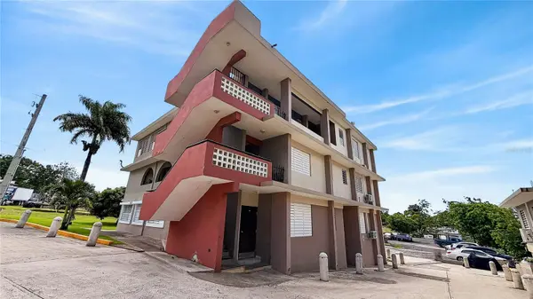 120 BO HATO TEJAS, CALLE PAJAROS, Bayamon, PR 00959