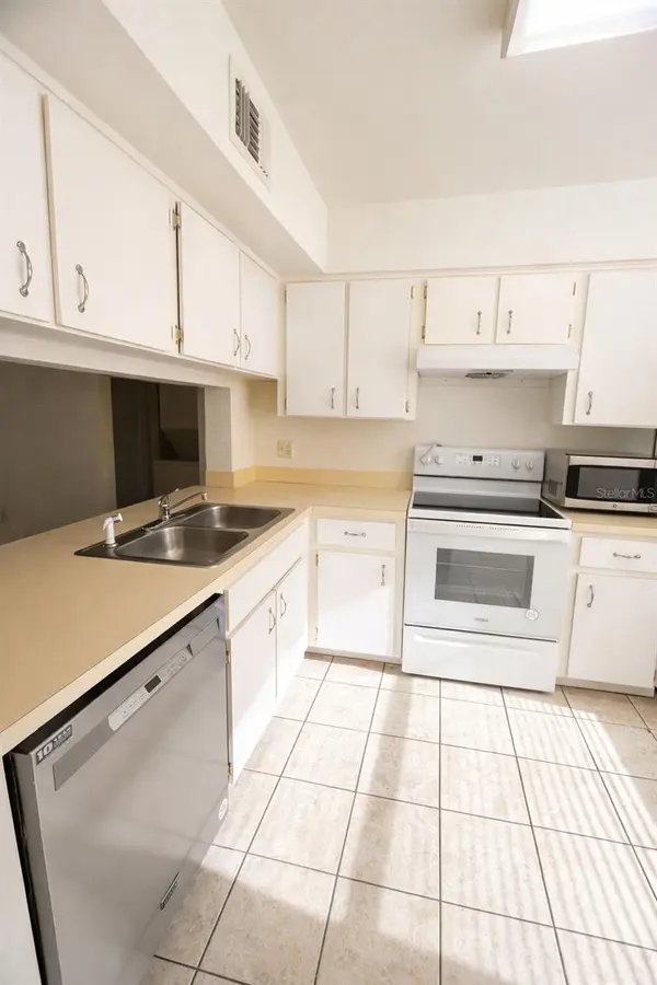 3244 CANDLE RIDGE DR #202, Orlando, FL 32822