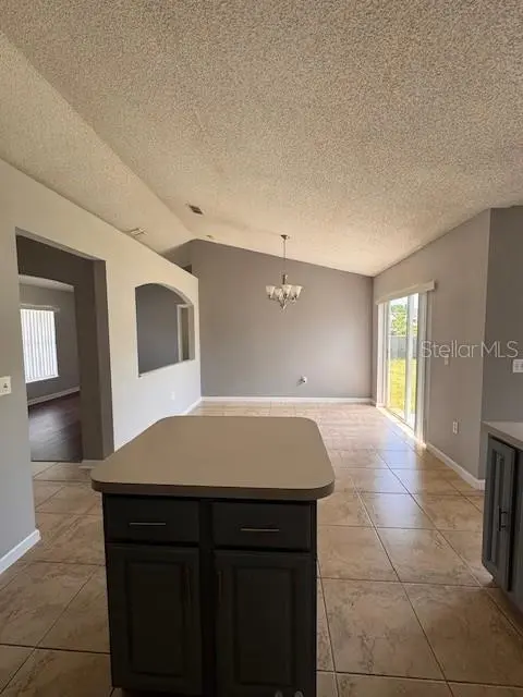 2405 LINCOLNSHIRE CT, Kissimmee, FL 34743