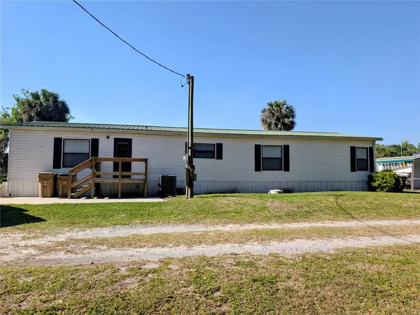 25836 MANHATTAN LN, Astor, FL 32102
