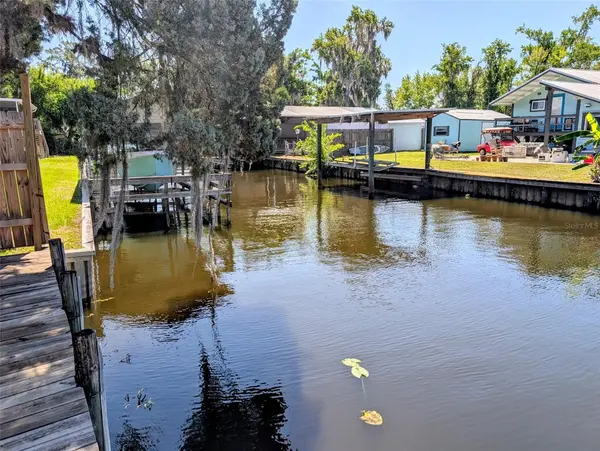 24514 BONNETT RD, Astor, FL 32102