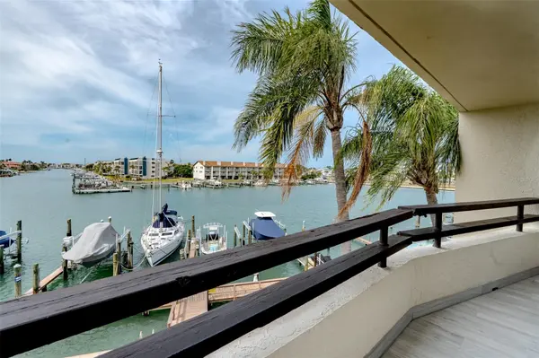 126 1ST ST E #210, Tierra Verde, FL 33715