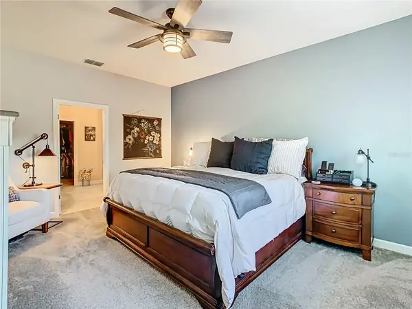 1055 OAK BLUFF DR, Davenport, FL 33837