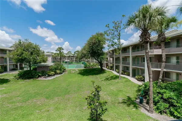139 OYSTER BAY CIR #200, Altamonte Springs, FL 32701