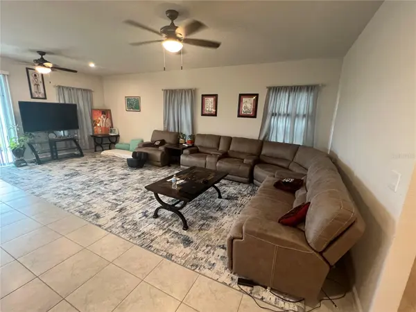 2937 SLOUGH CREEK DR, Kissimmee, FL 34744