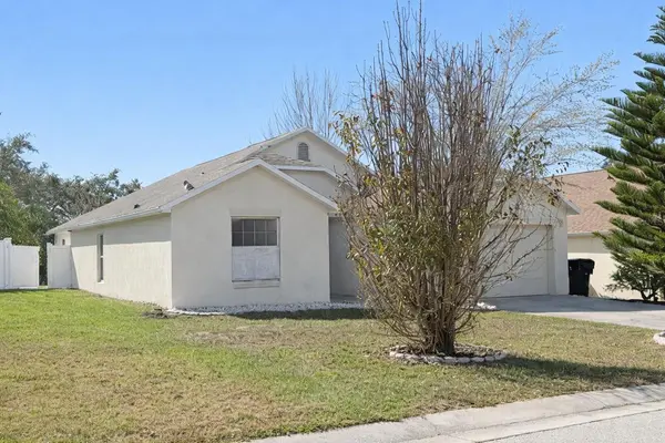 551 LAKE CHARLES DR, Davenport, FL 33837