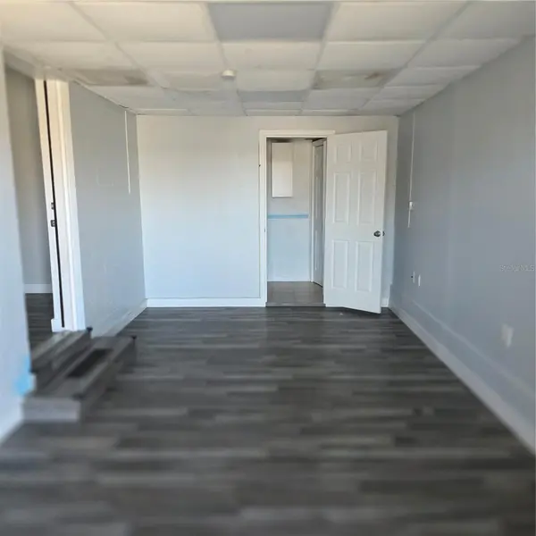 60 S SEMORAN BLVD, Orlando, FL 32807