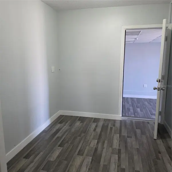 60 S SEMORAN BLVD, Orlando, FL 32807