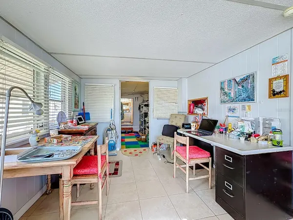 411 TROPIC DR W, Palmetto, FL 34221