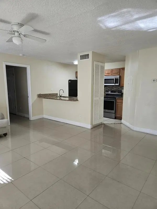 4756 WALDEN CIR #11, Orlando, FL 32811