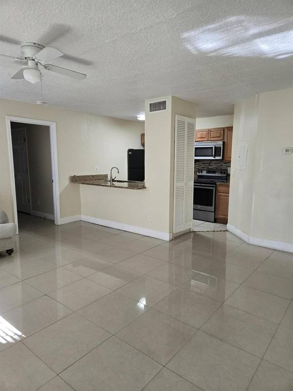 4756 WALDEN CIR #11, Orlando, FL 32811