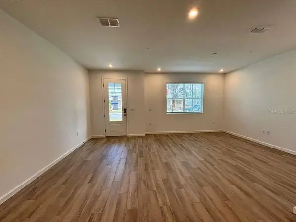 9872 WALKWAY DR, Orlando, FL 32832