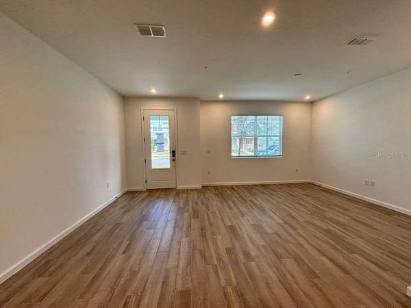 9872 WALKWAY DR, Orlando, FL 32832