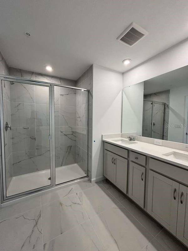 9872 WALKWAY DR, Orlando, FL 32832