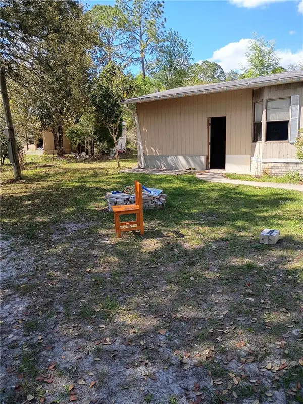 112 THOMPSON AVE, Interlachen, FL 32148