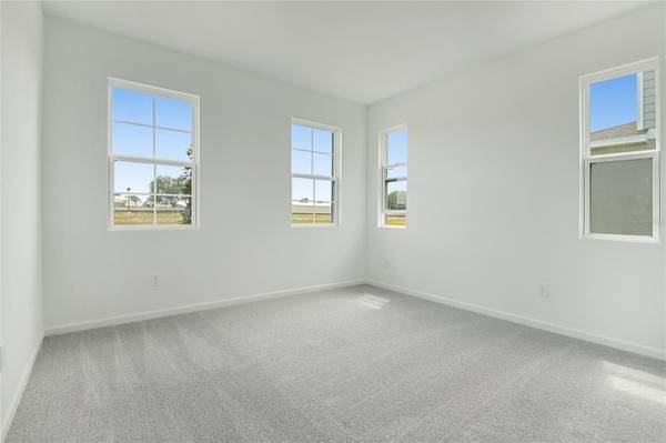 3481 MACCHI AVE, Tavares, FL 32778