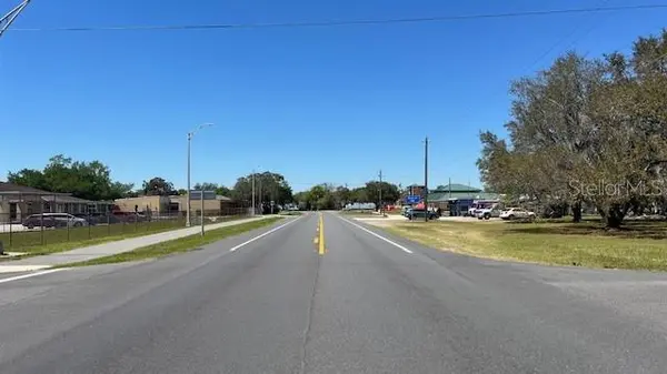 302 BROADWAY BLVD SE, Polk City, FL 33868