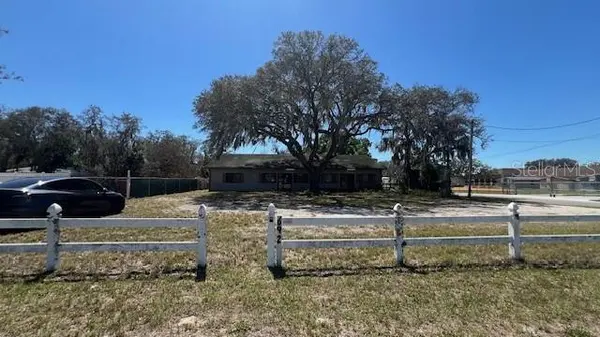 302 BROADWAY BLVD SE, Polk City, FL 33868