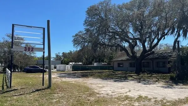 302 BROADWAY BLVD SE, Polk City, FL 33868