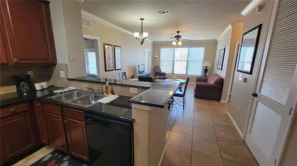 914 CHARO Pkwy #123, Davenport, FL 33897