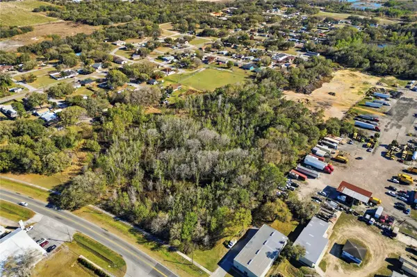 LOUISE AVE, Dundee, FL 33838