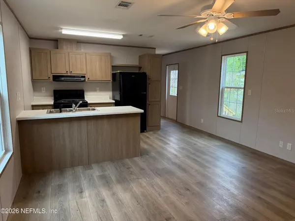 213 MILTON AVE, Interlachen, FL 32148