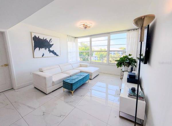 3635 WHITEHALL DR #401, West Palm Beach, FL 33401