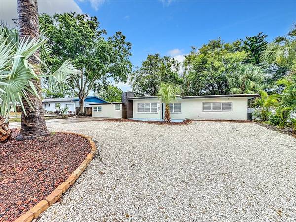 2107 PINE TER, Sarasota, FL 34231