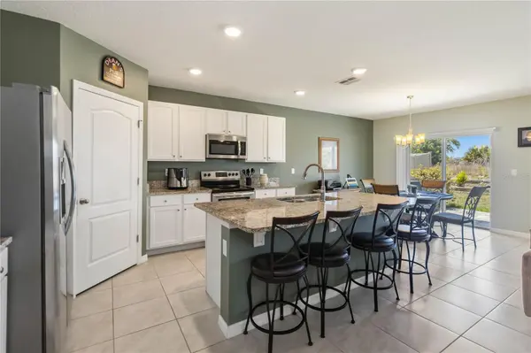 2464 WHITE POPPY DR, Kissimmee, FL 34747
