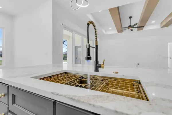 376 VILLA SORRENTO CIR, Haines City, FL 33844