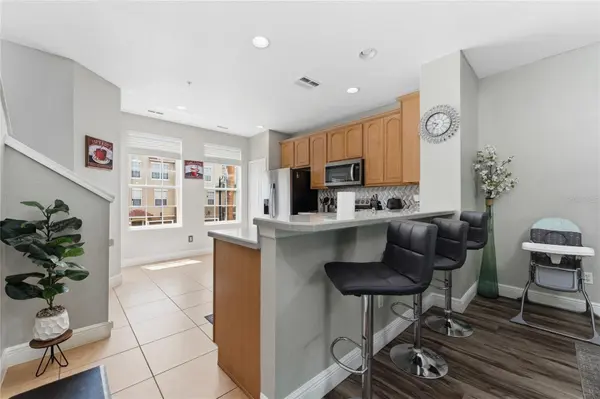 5026 TIDEVIEW CIR #17, Orlando, FL 32819