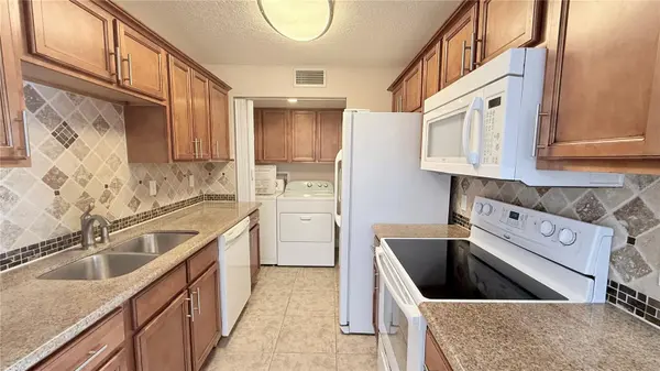524 ORANGE DR #11, Altamonte Springs, FL 32701