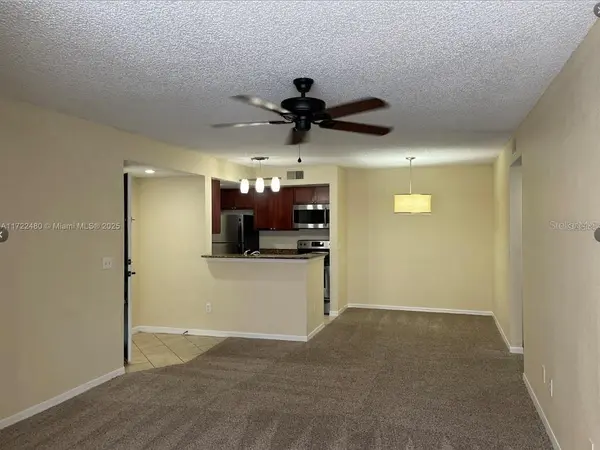 5160 CONROY RD #14, Orlando, FL 32811