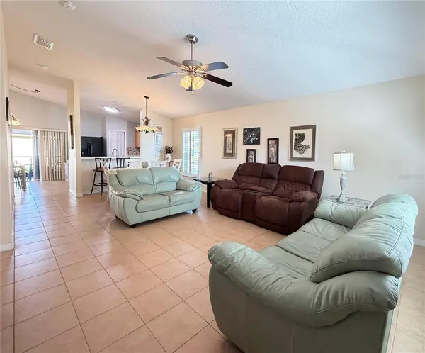 537 GRAND CANAL DR, Poinciana, FL 34759