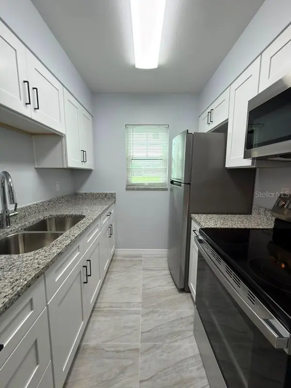 843 SKY LAKE CIR #B, Orlando, FL 32809