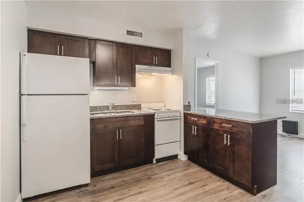 9013 WESTCHESTER CIR #29 APT E, Tampa, FL 33604