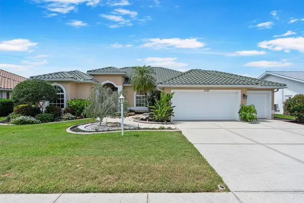 1543 WATERFORD DR, Venice, FL 34292
